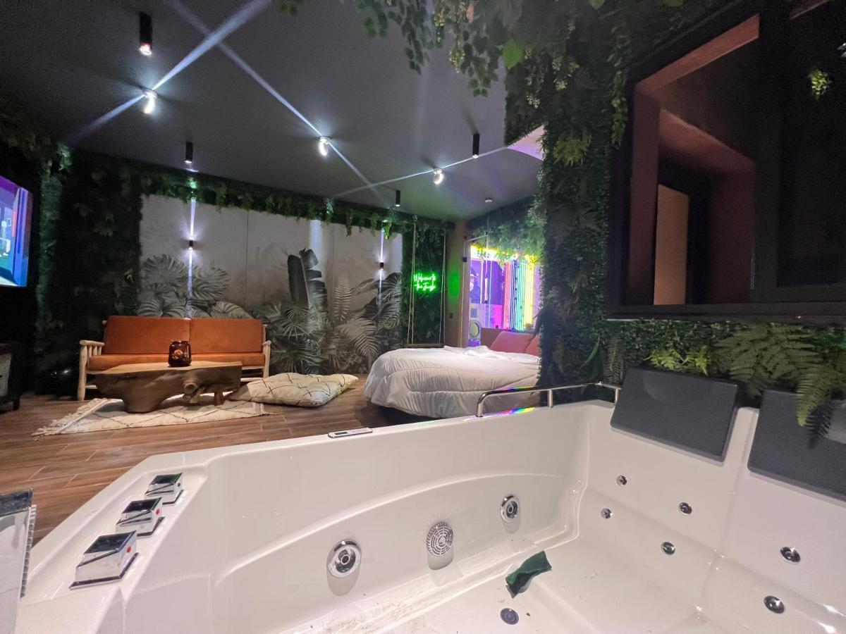 Jungle Au Centre De Marrakech Avec Jacuzzi ! Bed & Breakfast Marrakesh Luaran gambar